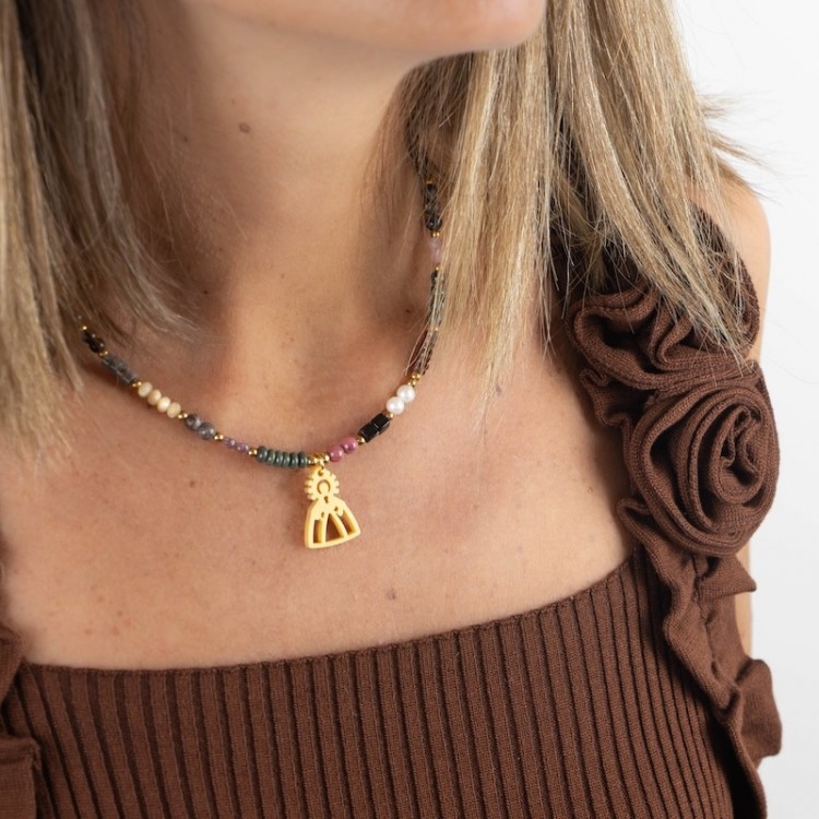 Virgen de las Angustias. Gargantilla Mix Dorada