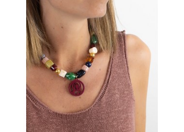 Virgen Madre. Collar Resina
