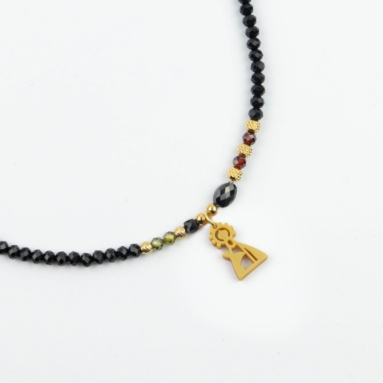 Virgen del Remedio. Gargantilla Cristal y Circón