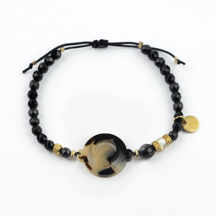 Virgen Niña. Pulsera Ónix Facetado Carey