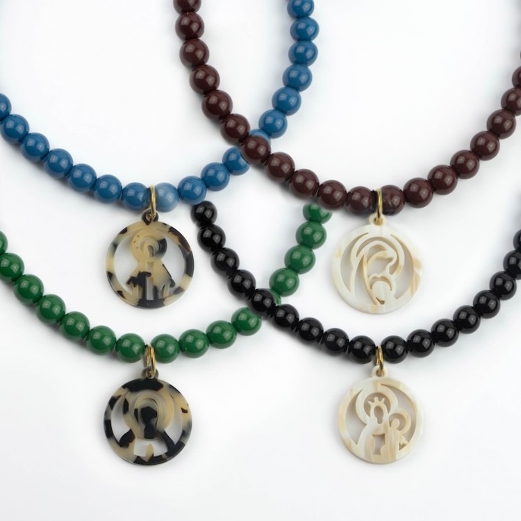 Virgen del Carmen. Collar Corto Cristal Carey