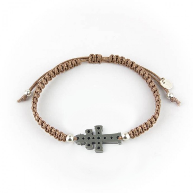 Cruz de Caravaca. Pulsera Hombre Macramé